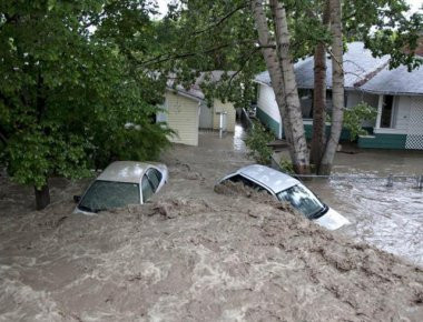 Σαρωτικές πλημμύρες στον Καναδά - Τουλάχιστον ένας νεκρός (φωτό)